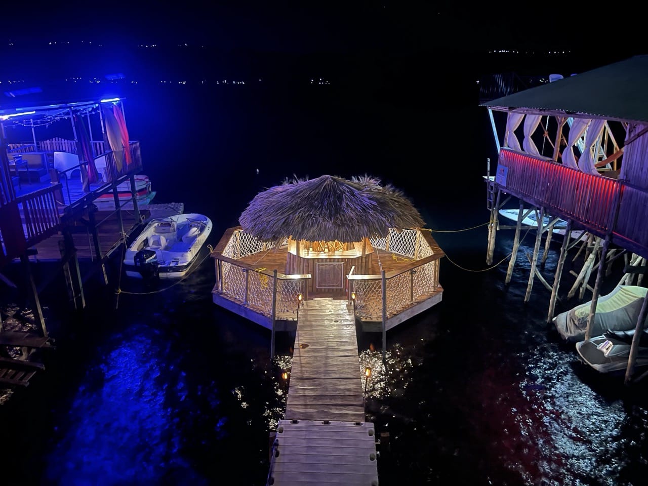 Home 1 Con 74Lake Coatepeque Tiki Bar Night